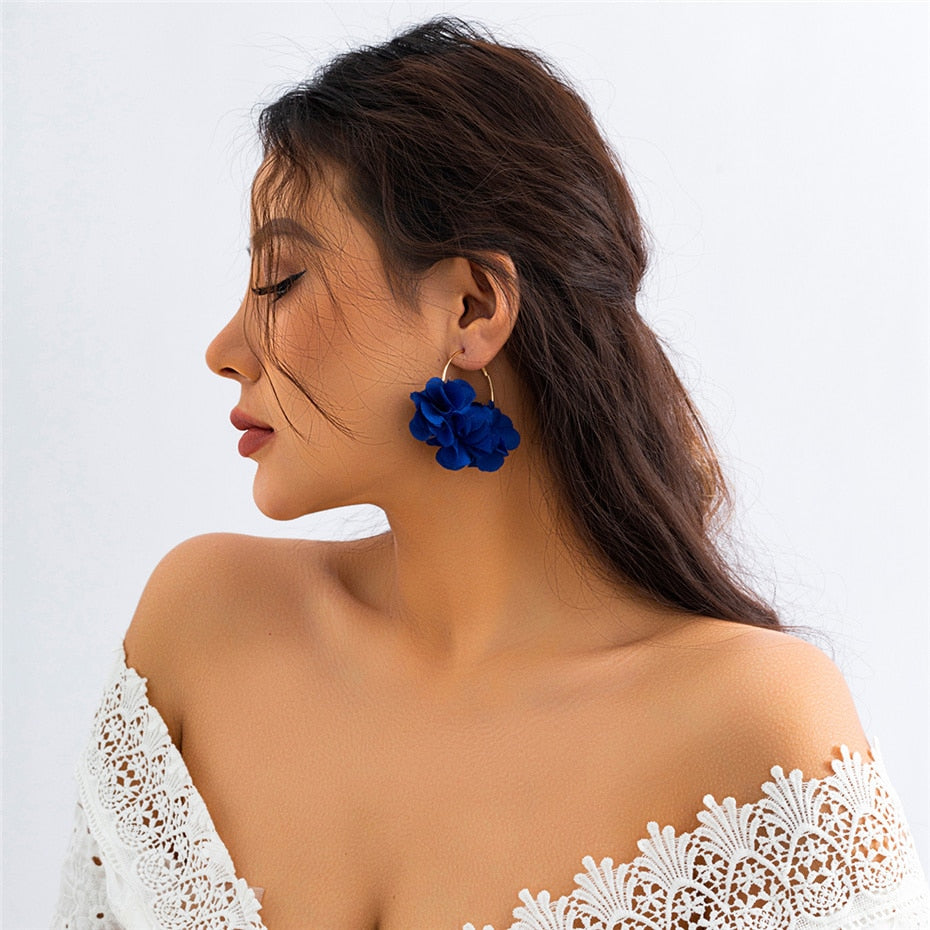 Mila Flower Hoops