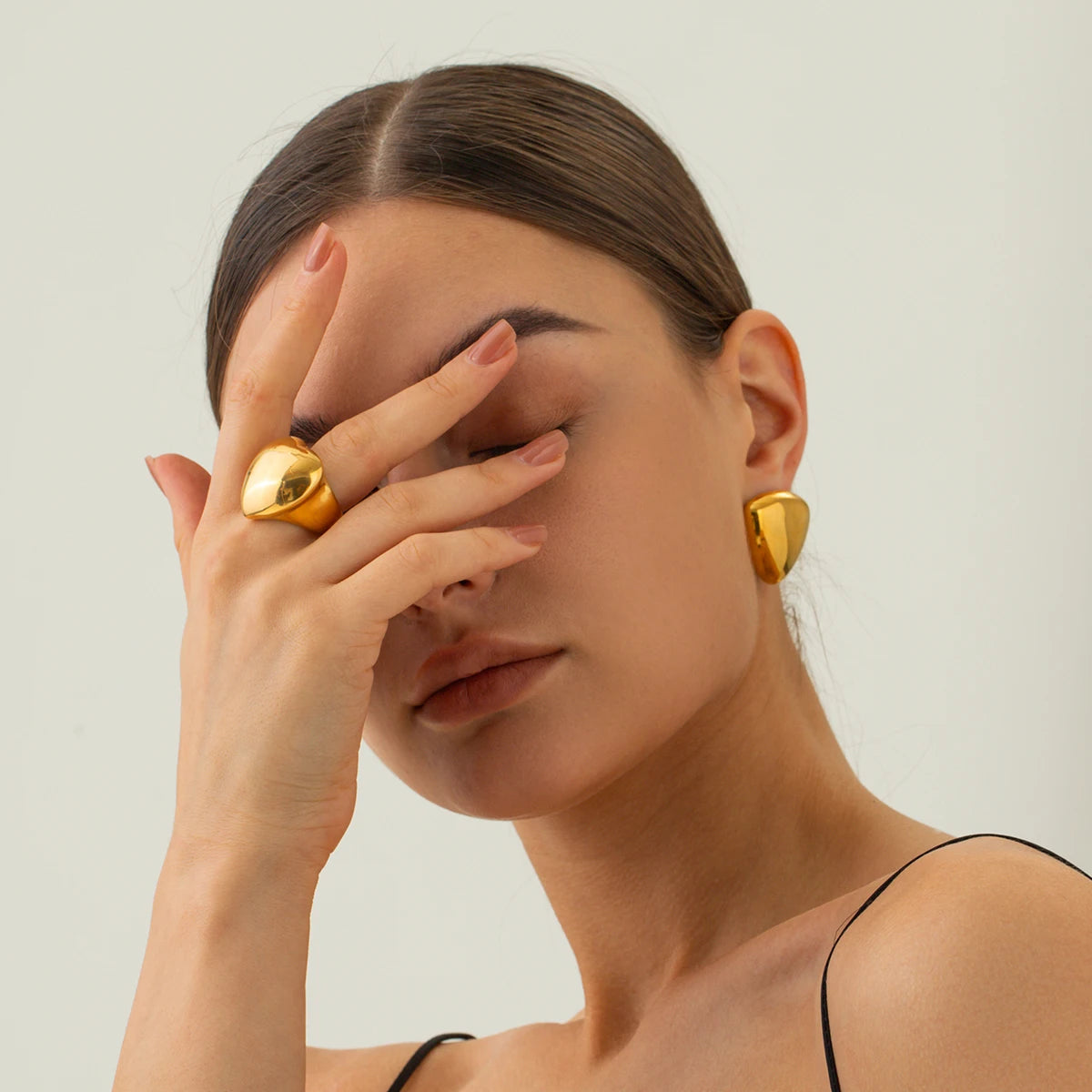 Women's gold rings