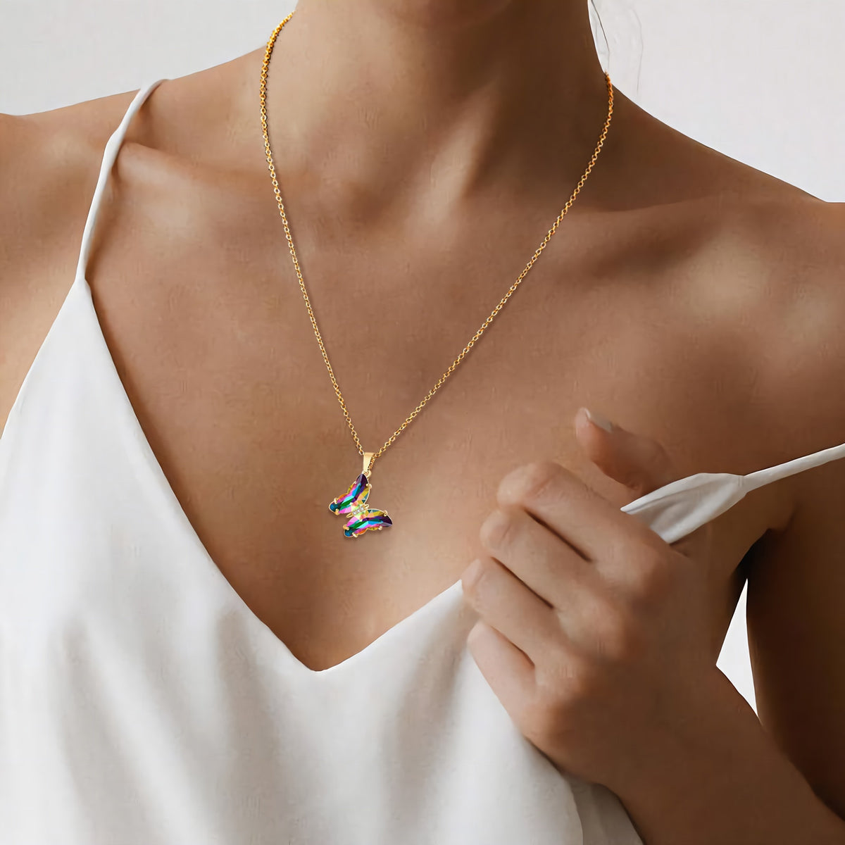 Women Gold Pendant Necklace