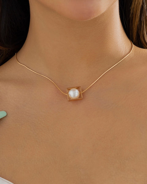 Elegant Square Pearl Pendant Necklace