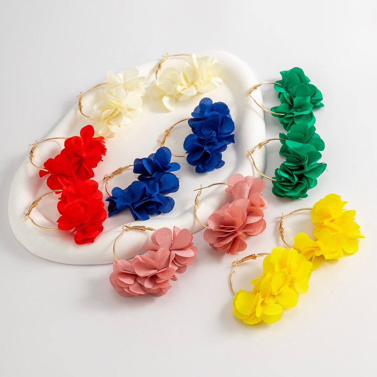Mila Flower Hoops